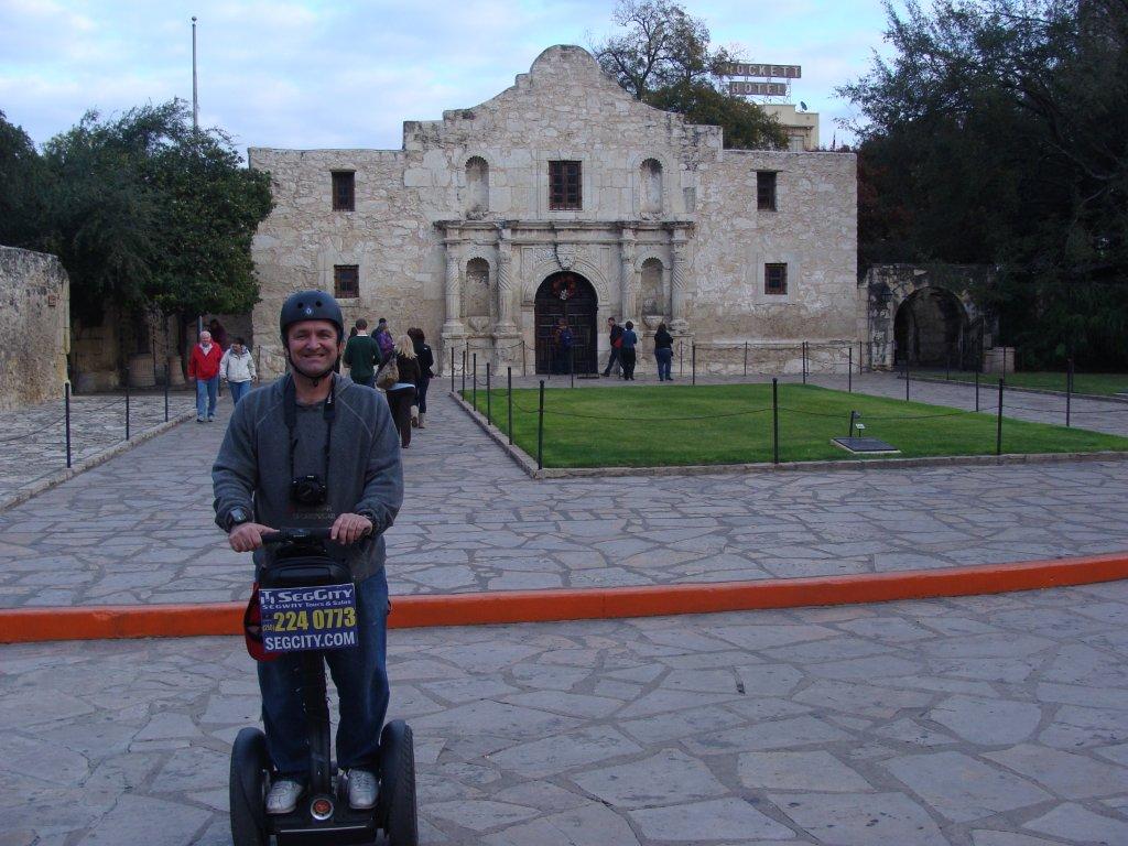 Bluelou Challenges The Alamo On A Segway!